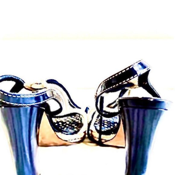 Louis Vuitton Sandals - Picture 3 of 6